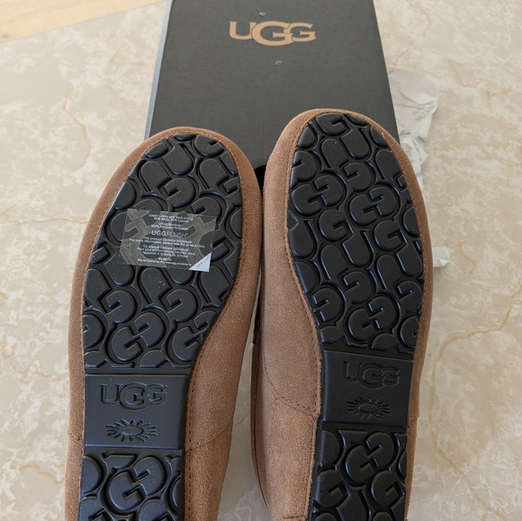UGG Men's Ascot Slippers - Picture 4 of 4